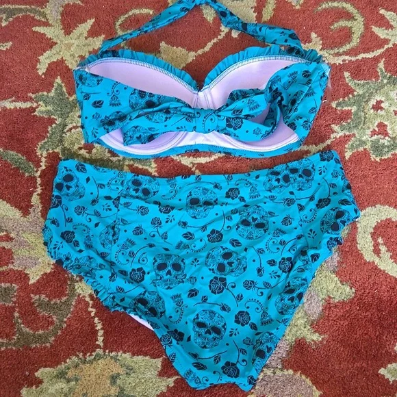 Whimsygoth Skull & Roses Ruffle Bikini - Picture 2 of 4